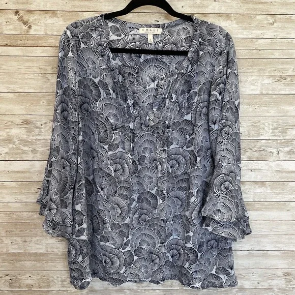 Chaus New York Womens L Blouse 3/4 Sleeve Blue Fan Print Lightweight V-Neck - Picture 2 of 7